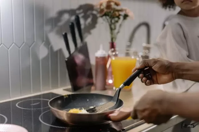 Choosing Between Ceramic and Solid Plate Hobs: A Practical Guide